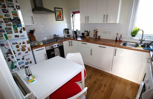 Restalrig House | Bedroom in Findlay Apartment