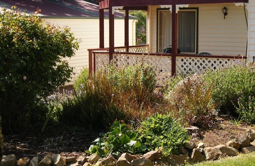 Scottsdale House | Belle Cottage - spacious self-contained 2 bedroom house