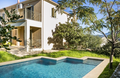 Lakithra Villa | Belle Helen's Villa, Private Pool, Sea View