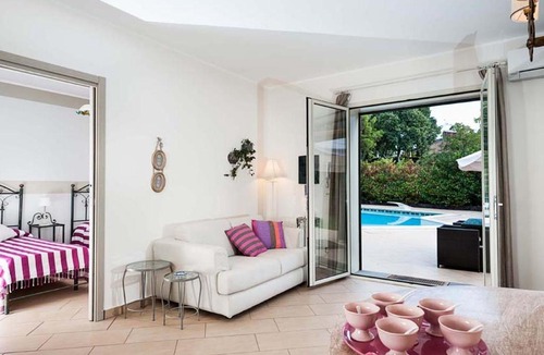 Ragalna Villa | Belvilla by OYO Montefiore