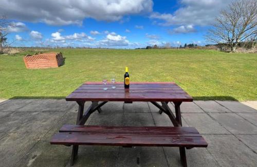 Peterhead Apartment | Berryhill East Steading - 3 bedroom 2 bathroom self-catering - sleeps 6 - Private off-road parking - Yard & Shed - Suit Contractors - Peterhead 1 mile - Newly Refurbished - Underfloor Heating - Drying Room - Golf Driving Range - Cafe - Extensive Footpaths