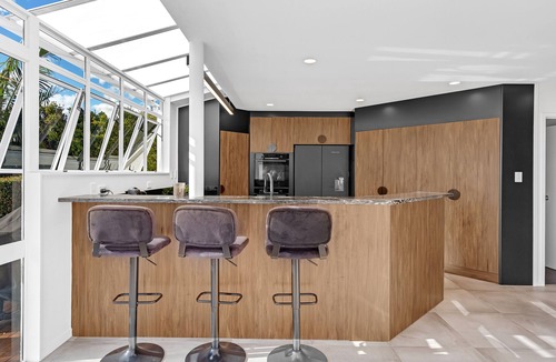 Castor Bay House | Bespoke Stays - Poolside Haven