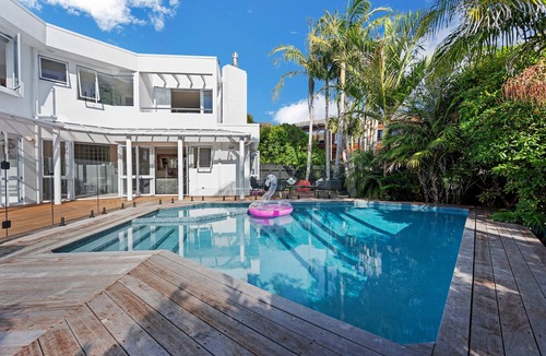Castor Bay House | Bespoke Stays - Poolside Haven