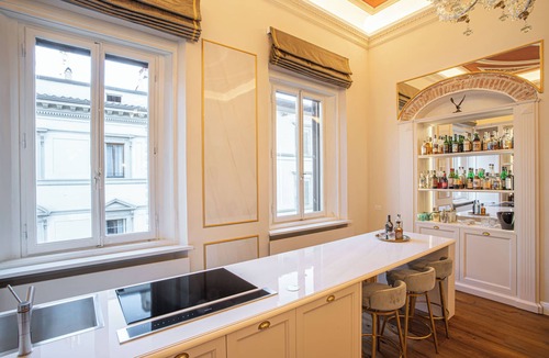 San Lorenzo Apartment | Best location in Florence - Luxury Apartment. Cathedral Crystal Palace