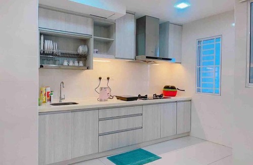 Taman Sri Endah Apartment | Big Happy Family @ Sri Petaling/Axiata Stadium