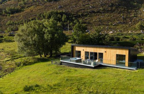 Garve House | Birches Lodge with Hot Tub