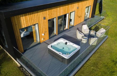 Garve House | Birches Lodge with Hot Tub