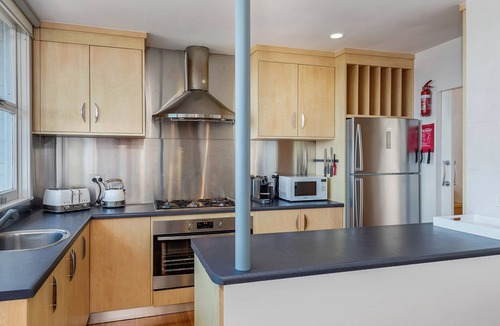 Sandy Bay House | Birngana stylish spacious with stunning views