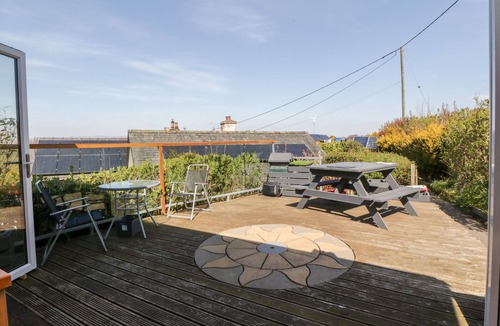 Glenboig Cottage | BLACKBRAE CABIN, romantic, luxury holiday cottage in Coatbridge