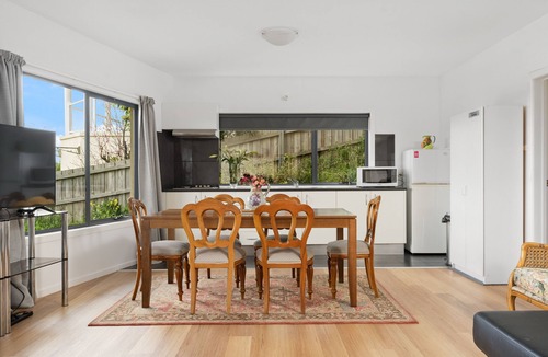 Blackmans Bay House | Blackmans Bay Beautiful Ocean Views