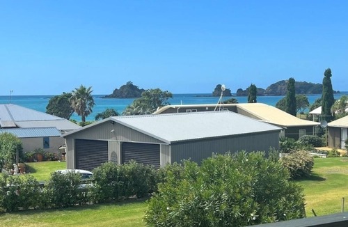 Whangaruru House | Bland Bay Bach