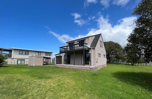 Whangaruru House | Bland Bay Bach