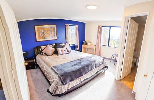 Blenheim House | Blenheim's best kept secret-Exclusive B&B vineyard lodge