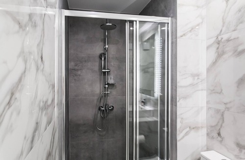 Kinosargous Apartment | Blissful 1BR Apartment at WYZ Athens