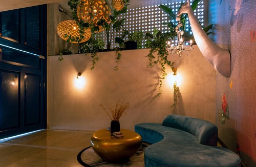 Hospital Apartment | Bloum at 22, City Views and Wonderland Vibes!