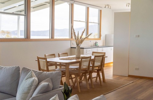 Alonnah House | Blue Cottage Bruny Island