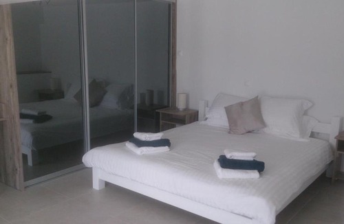 Punta Villa | BLUE SKIATHOS LTD