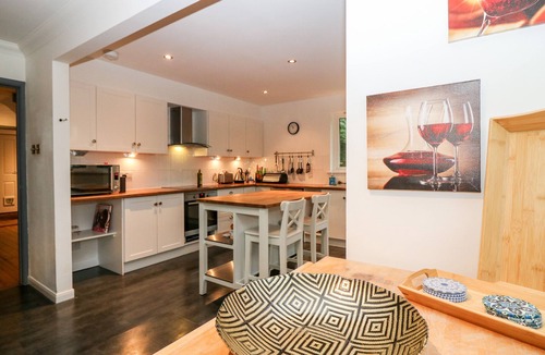 Maryculter Cottage | BOAT HOUSE, pet friendly, with open fire in Peterculter