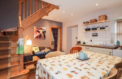 Tore Cottage | BOGINDOUR COTTAGE, pet friendly, with open fire in Munlochy