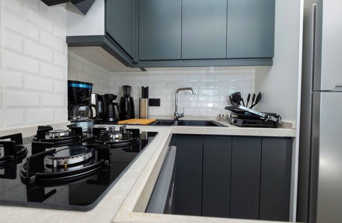 Kadikoy Apartment | Bosphorus View 2BR - Modern Design - Central Apartments