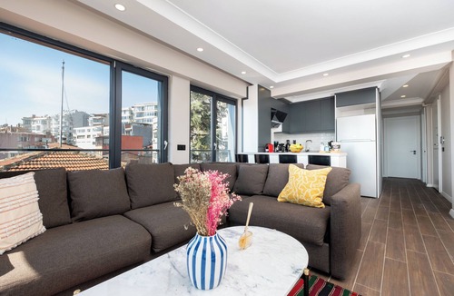 Kabatas Apartment | Bosphorus View with Elevator - 2 Bedrooms with 3 Double Beds