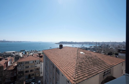 Kabatas Apartment | Bosphorus View with Elevator - 2 Bedrooms with 3 Double Beds