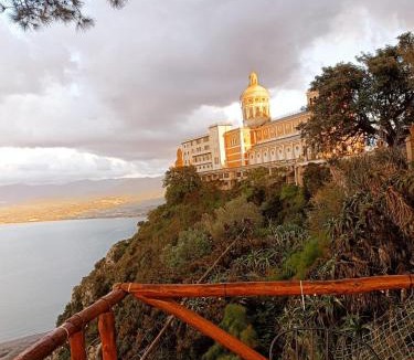 Tindari Apartment | Bouganville a Villa Greco