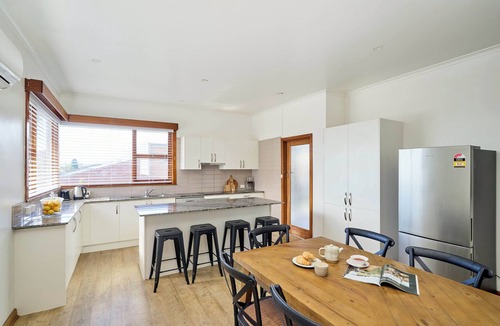 North Hobart House | Boujee on Burnett - Has all the charm that North Hobart has to offer!