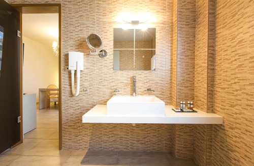 Skiathos Town Hotel | Bourtzi Hotel