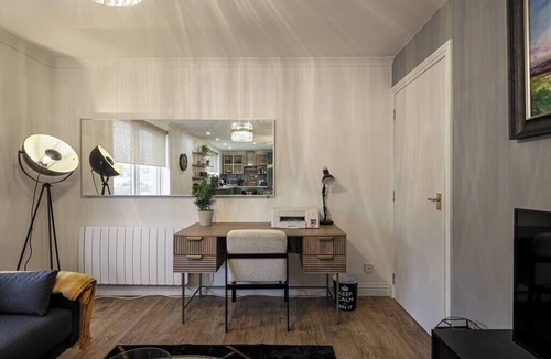 Findhorn Condo | Boutique Beachside Apartment with Jacuzzi Bath