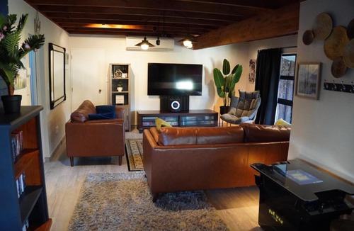 Hamilton North House | Boutique Villa! Top Location & Very Private Spa!