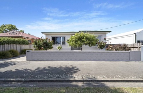 Invermay House | Bradman House 1 km from CBD Launceston Invermay + Free WIFI