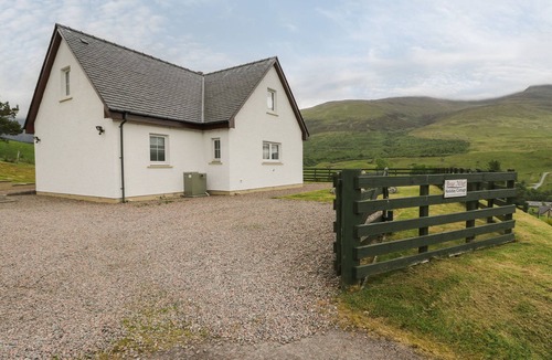 Fort William House | BRAE MHOR COTTAGE, family friendly, with a garden in Fort William