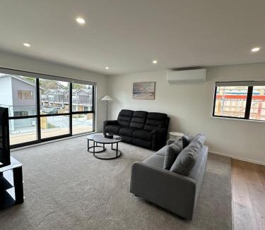 Kawaha Point Apartment | Brand New Modern Comfort Home - 3 Bedroom 2 Bathrm
