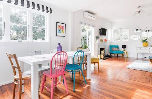Torbay House | Bright Beachside Cottage