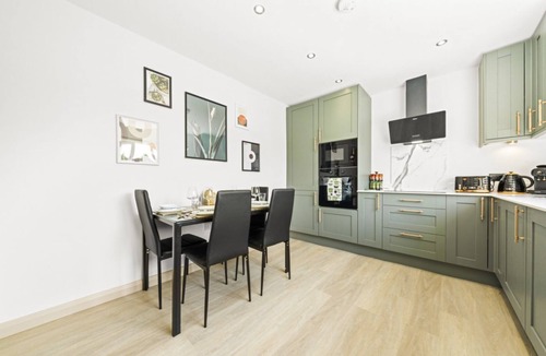 Paisley House | Bright & Modern 3-Bed | Next To Glasgow Airport