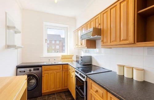 West Pilton Apartment | Bright & Spacious 2 Bedroom Flat