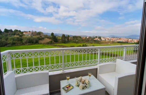 Lixouri Apartment | Bright suite