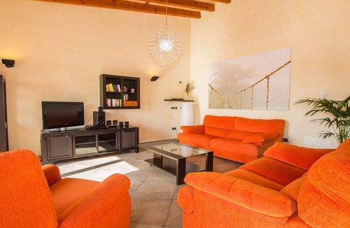 Buger House | Buger - Great house with pool, air conditioning and internet