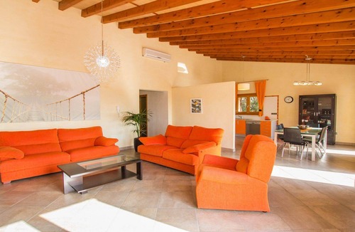 Buger House | Buger - Great house with pool, air conditioning and internet