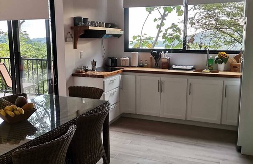 Paquera House | Bungalow 14, ocean view to famous Isla Tortuga , kitchen, floor 1