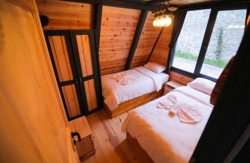 Ilmiye Apartment | Bungalow with Jacuzzi and Private Pool in Sapanca