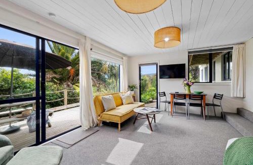 Oakura Apartment | Butlers Studio Two