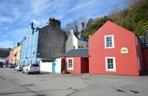 Tobermory Apartment | Buzzard Apartment located on Tobermory High Street