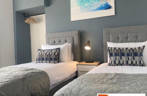 Paisley Apartment | ByEvo 19 Walker - Close to GLA - Perfect Getaway or Working away from Home