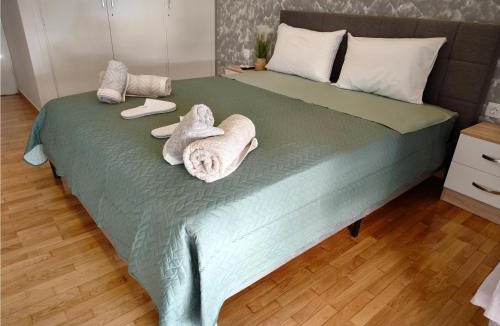 Vyronas Apartment | Byron's Corner Chic Athenian Hideaway