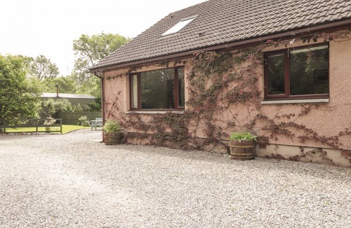 Drumnadrochit Cottage | Cabin ∙ 1 bedroom ∙ 2 guests