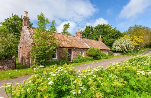 Dunbar Cottage | Cabin ∙ 2 bedrooms ∙ 4 guests