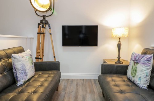 Moffat Cottage | Cabin ∙ 2 bedrooms ∙ 4 guests
