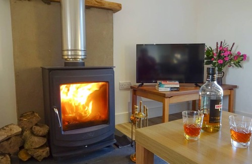 Muasdale Cottage | Cabin ∙ 2 bedrooms ∙ 4 guests